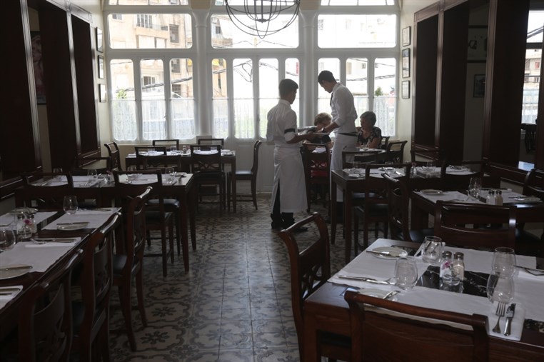 Les Fenetres Media Lunch
